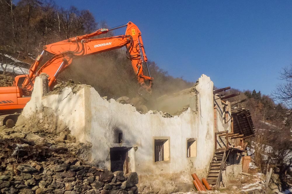 Tiefbau Hofer Baggerarbeiten Eisacktal Südtirol Abbruch