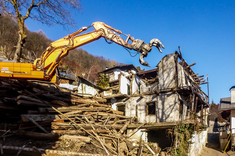 Tiefbau Hofer Baggerarbeiten Eisacktal Südtirol Abbruch