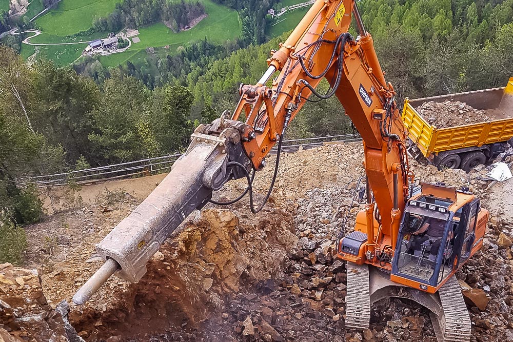 Tiefbau Hofer Baggerarbeiten Eisacktal Südtirol Aushub