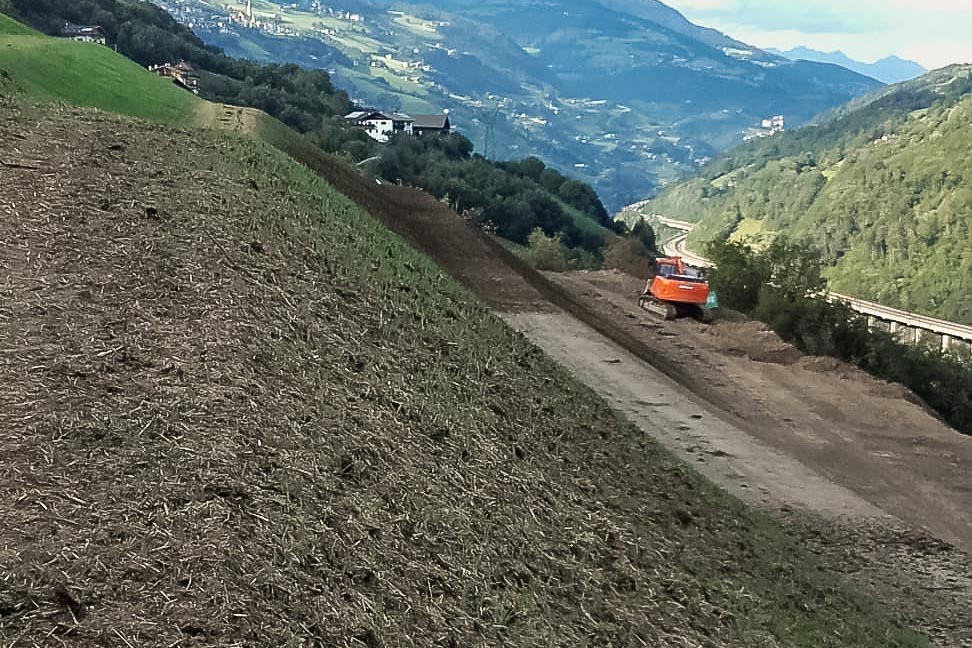 Tiefbau Hofer Baggerarbeiten Eisacktal Südtirol Planierung Gelände