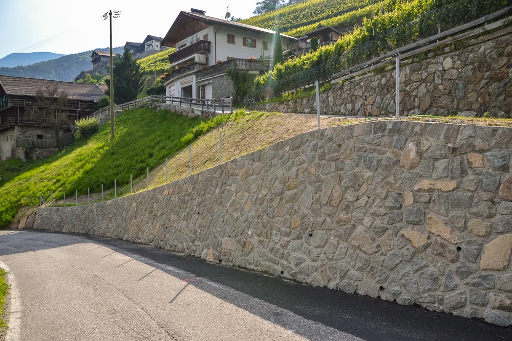 Tiefbau Hofer Baggerarbeiten Eisacktal Südtirol Steinmauer