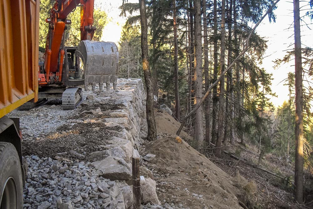 Tiefbau Hofer Baggerarbeiten Eisacktal Südtirol Wege Strassen Forststraße Zufahrten