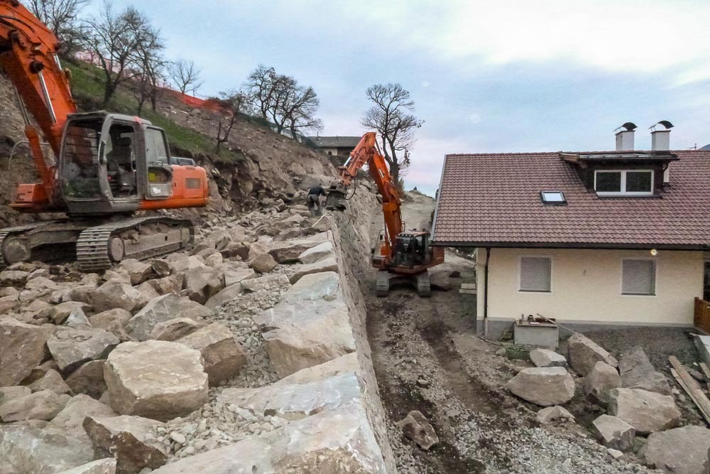 Tiefbau Hofer Baggerarbeiten Eisacktal Südtirol Wege Strassen Forststraße Zufahrten