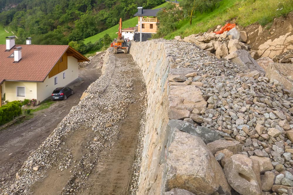 Tiefbau Hofer Baggerarbeiten Eisacktal Südtirol Wege Strassen Forststraße Zufahrten